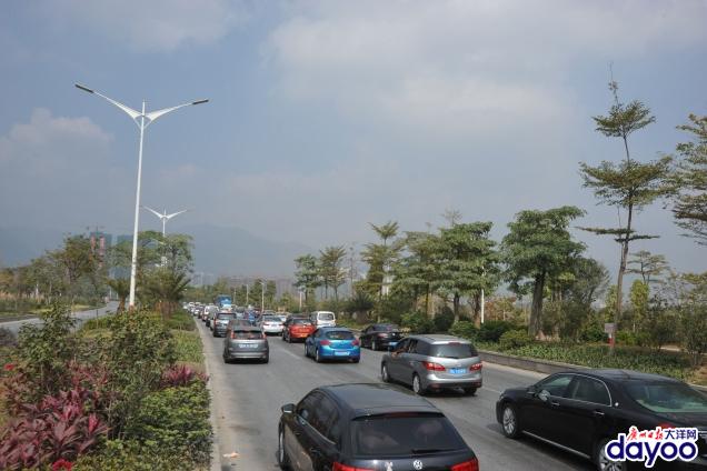 国庆期间广清高速与清连高速连接线城西大道将