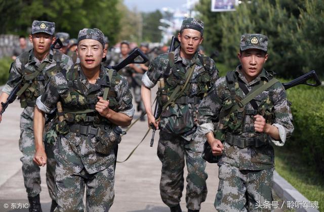 解放军17式体能服来啦!有战友:穿上跑十公里能快5分钟,你信不