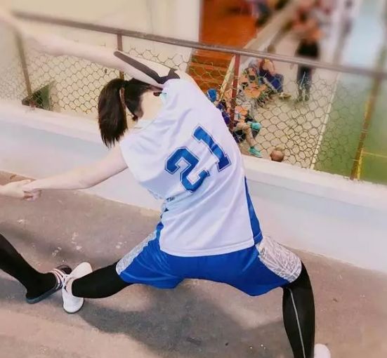 女生打野球苦恼多〈球鞋〉:占场简直噩梦「球场」 为买鞋不吃饭