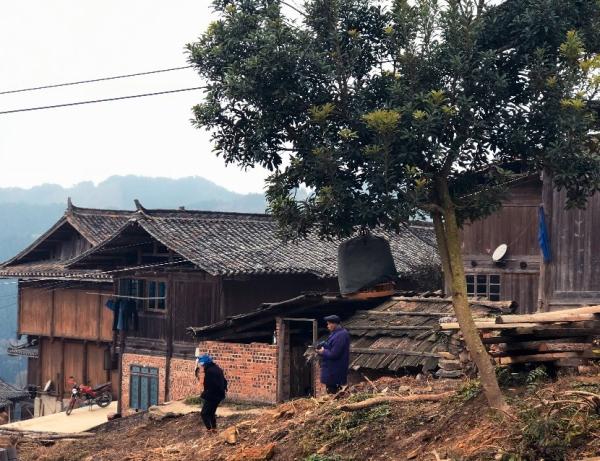 视频新浪潮|吴玉圣:侗族贫困村到 快手村 的变形