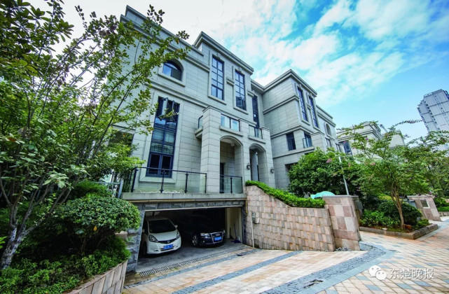 黄石一千万豪宅被雨水浸泡 室内电梯井水深2米 户主欲索赔却投诉无门