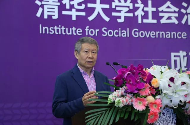 李强做主旨演讲请输入标题     abcdefg文 | 李婧 朱耀明图 | 张帆