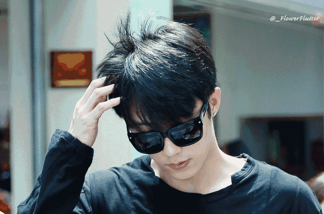 夜问idol拍红海行动辣么苦他还想回去黄景瑜的萌撩wink了解一下