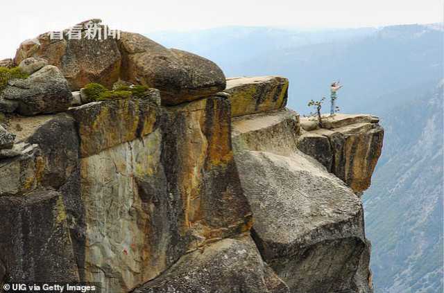 绝美悬崖求婚照网上热传 情侣前去悬崖跌落身亡