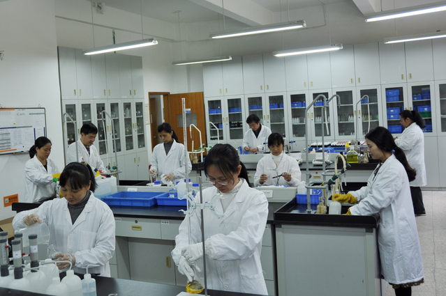 "化学国家级实验教学示范中心(厦门大学)"|实验室|化学|教学_新浪新闻