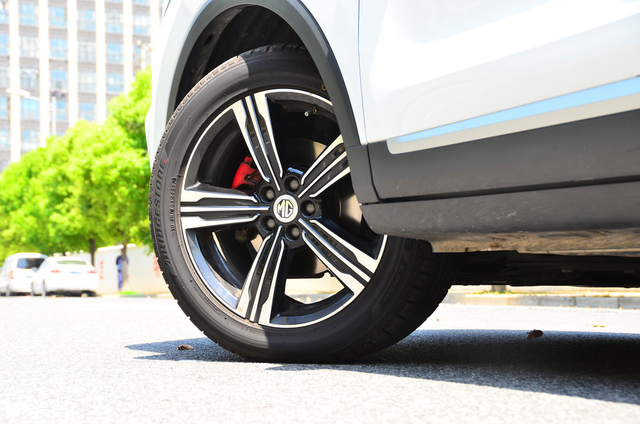 玩车我们不一样 名爵zs改装之车主采访