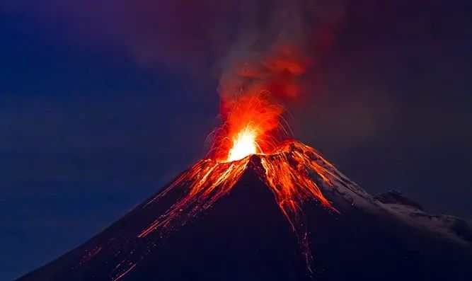 夏威夷火山大爆發景點關閉熔岩濺射街道萬人緊急撤離