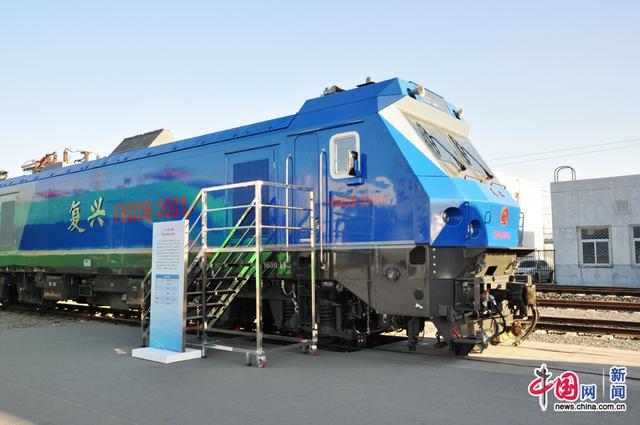 fxd2b型30吨轴重交流传动电力机车.中国网记者 唐佳蕾/摄