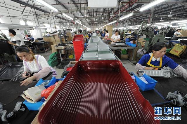 江西新干箱包产业带动就业