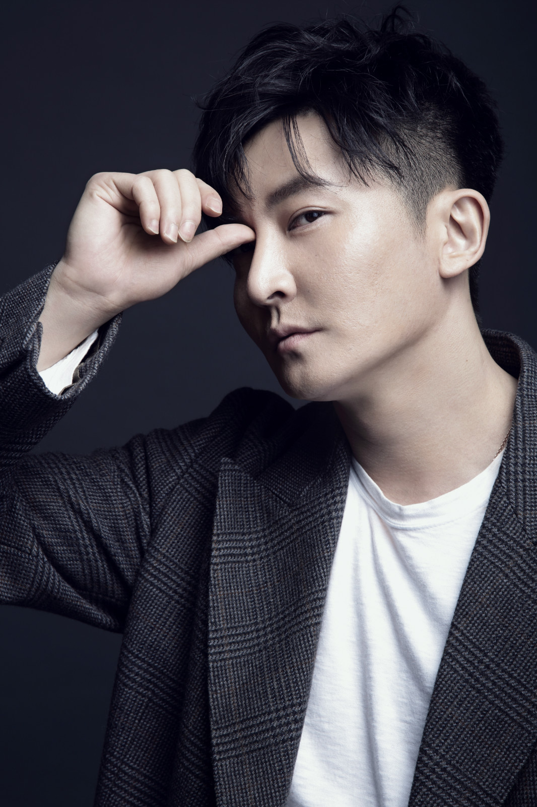 郭京飞:正视自己,别再装!