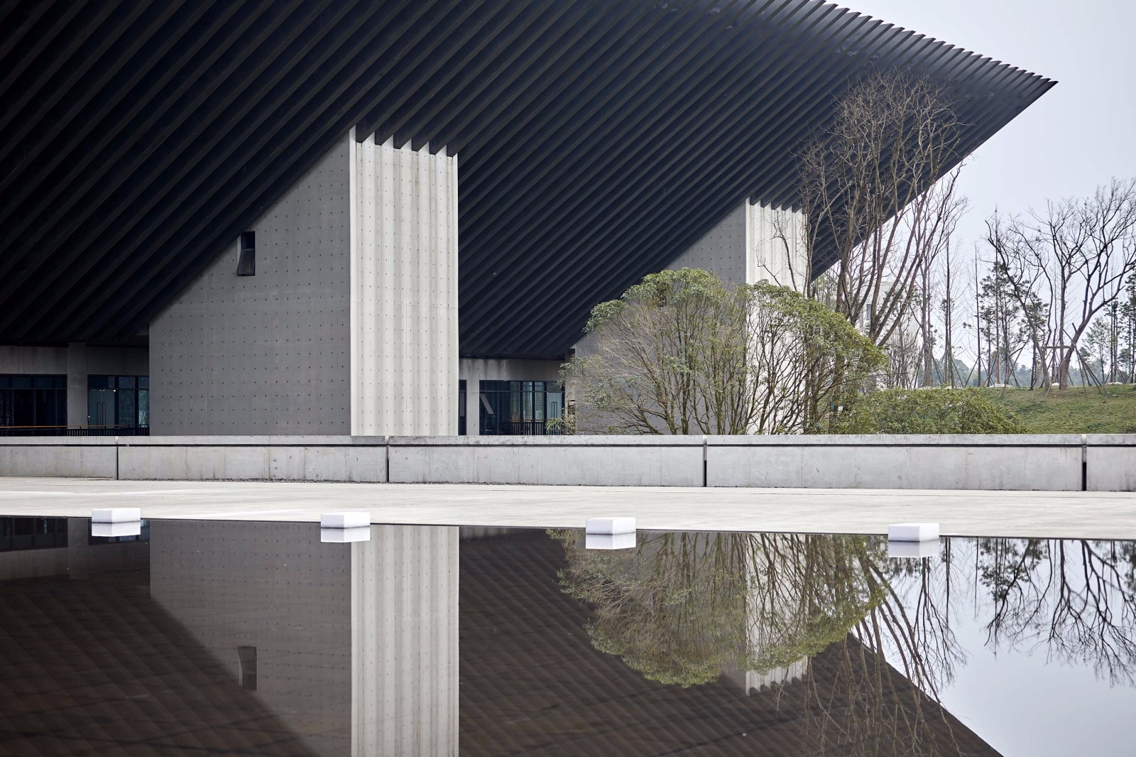 混凝土与风景——成都航宇（CAST） / 深圳汤桦建筑设计+新疆建筑科学研究院|新疆|汤桦|航宇_新浪新闻
