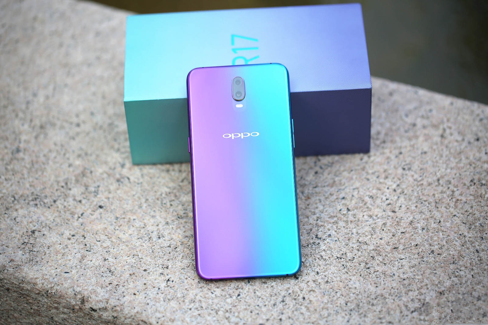 oppo r17雾光渐变色版开箱图 朦胧之美让人爱不释手