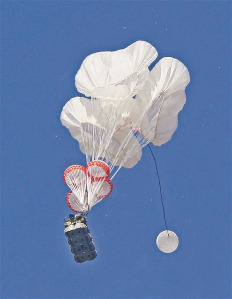 1800米空投载人战车俄军这招独步天下|降落伞|战车|乘员_新浪网