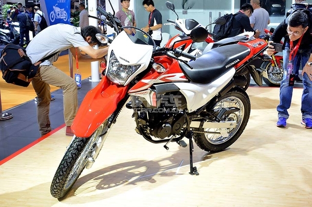 2018上海摩博会 新大洲本田xr 190l实拍