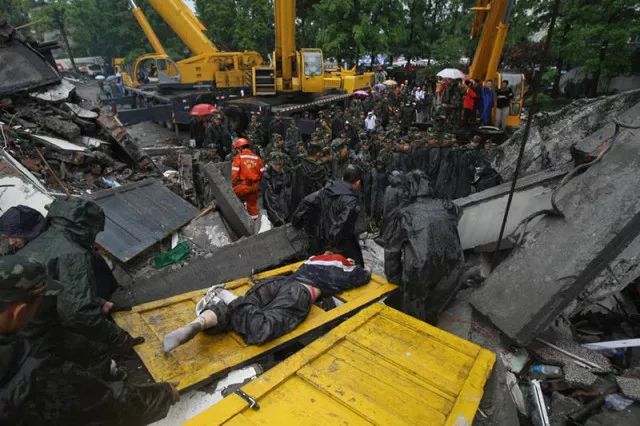 汶川地震10週年100個感動瞬間看哭了無數人