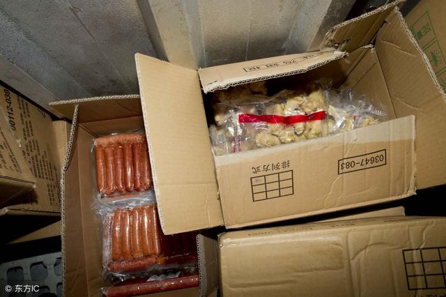 过期食品都去了哪里？最后一条看完气愤不已 就知道欺负农村人