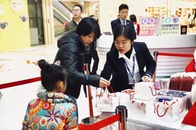 抖音网红随便一个小视频点赞10000+?研究了3