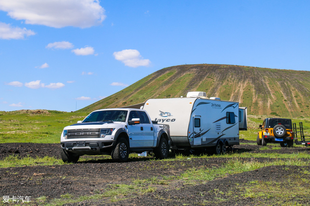 f-150(配置|询价)加一台拖挂式房车,一方面保证了长途驾驶的舒适性,另