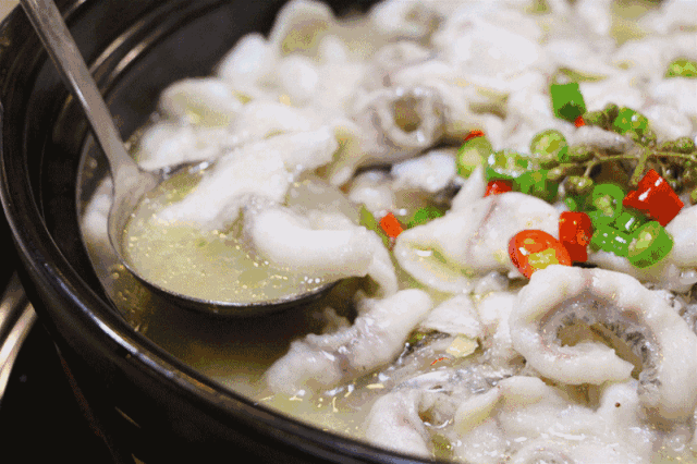 风靡魔都!这家新晋网红店,凭一道酸菜鱼就俘虏了杭州吃货!