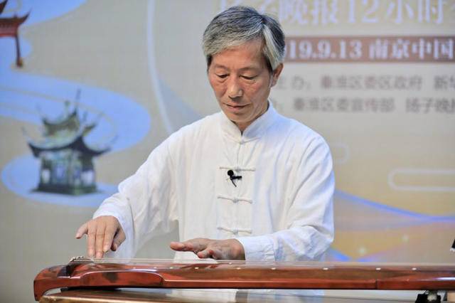 我在秦淮品诗赏月桂世民秦淮河畔一曲梅花三弄世代流传