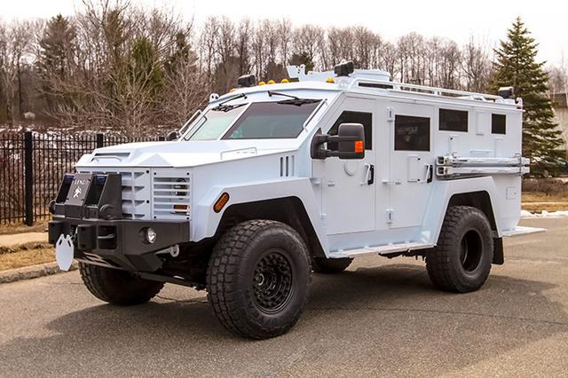 图片:"熊猫"g3警用战术装甲车是g2的越野型.