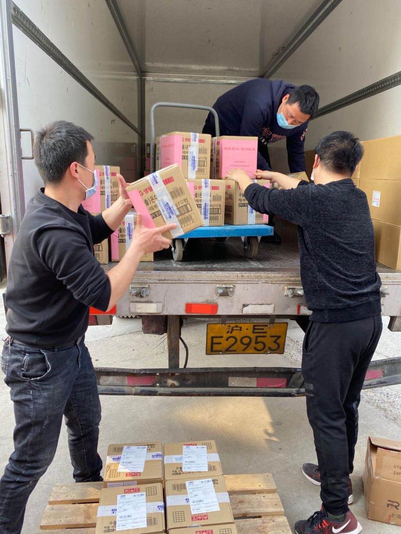 上海市拥军优属基金会发出两批援鄂物资
