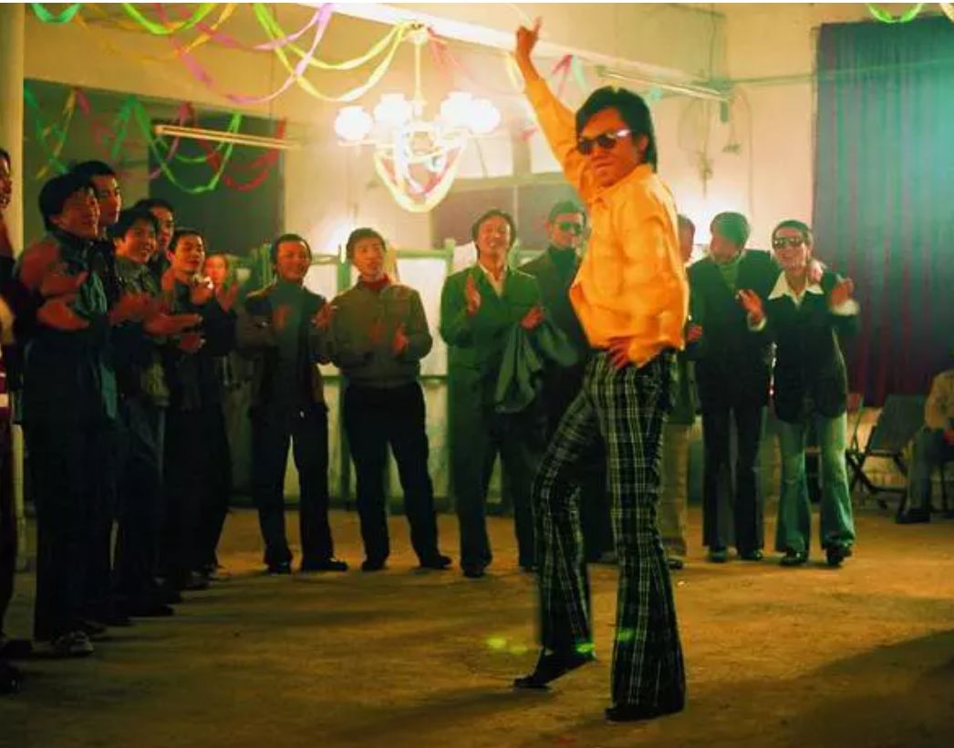 社会摇简史:生活太苦,不如跳舞