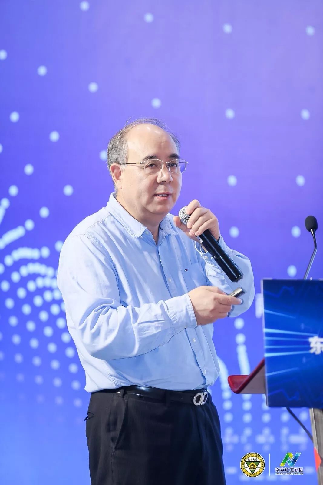 毫米波国家重点实验室主任洪伟在通信集成电路领域,东南大学拥有两个