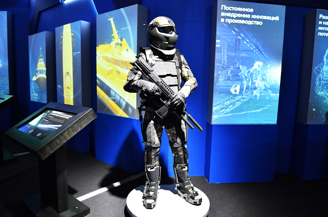 俄"未来士兵"装备酷似钢铁侠 配备外骨骼系统