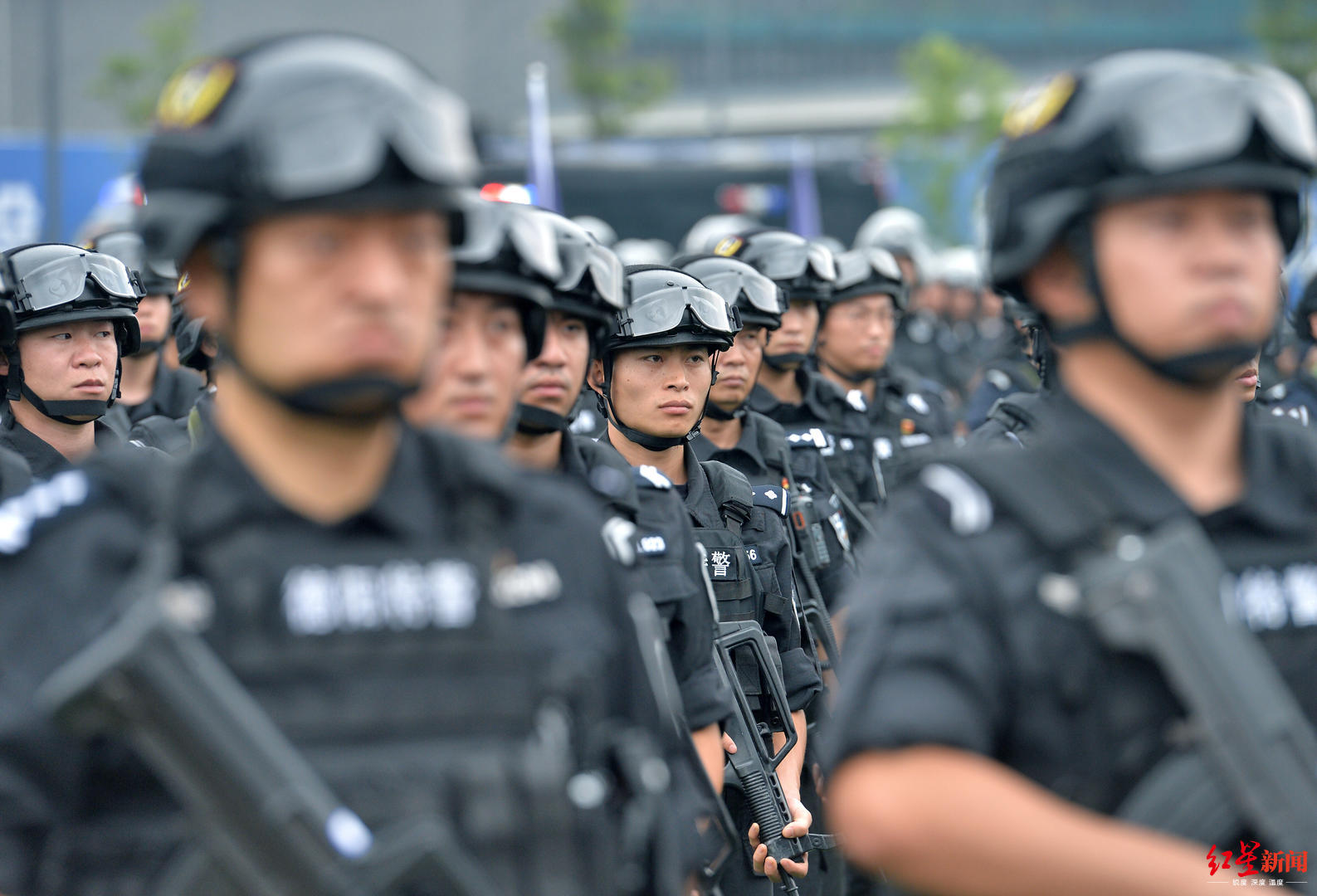 四川特警应急拉动誓师大会举行现场燃爆