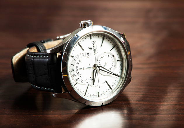 德国足协主席因收受名贵手表辞职,仍保留国际