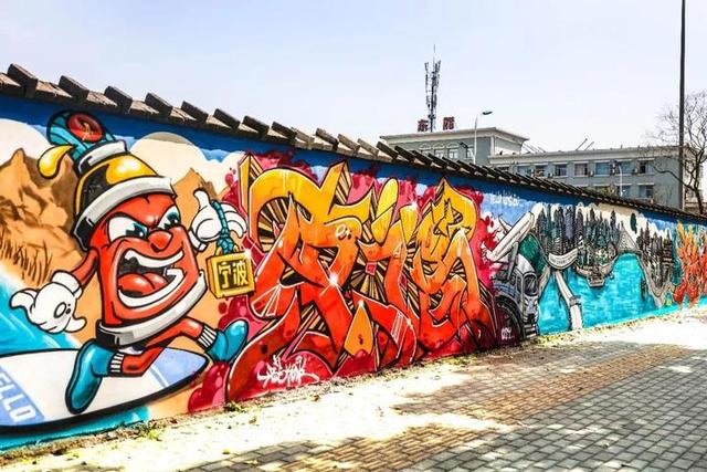 惊艳6名鲜肉艺术家在宁波街头喷出百米涂鸦墙