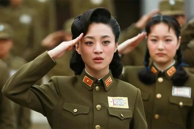 陈彩霞(杨梓墨饰)极致多变,妩媚多娇,有着经过不让须眉的抗战决心!