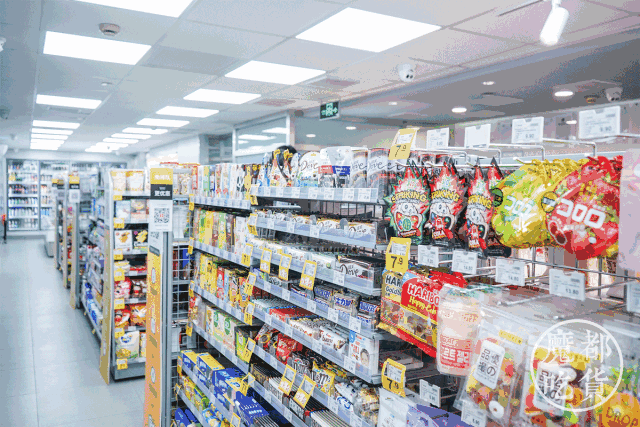 正文  手机被各大便利店的会员卡塞满   .   没有办法!
