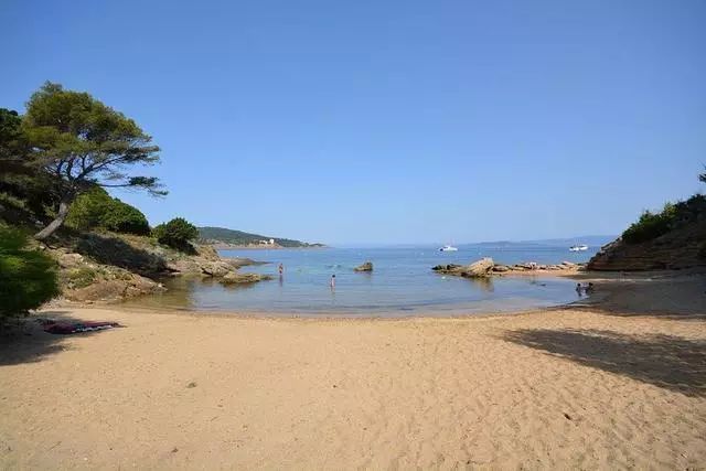 世界上最好的10个合法裸体海滩