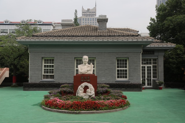 今年的4月23日,位于南京市鼓楼区北京西路4号的鼓楼幼儿园迎来了自己