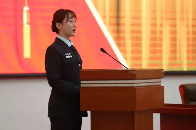 北部战区空军某基地：组织首批文职人员任职暨换装仪式|文职|战区|空军_新浪军事_新浪网