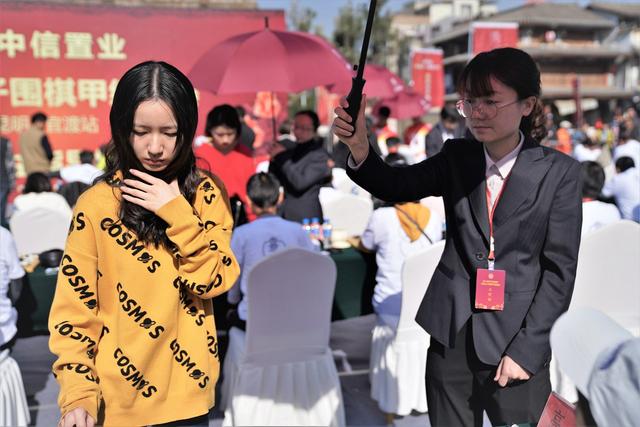 女子围甲官渡古镇公益指导棋 黑嘉嘉靓丽