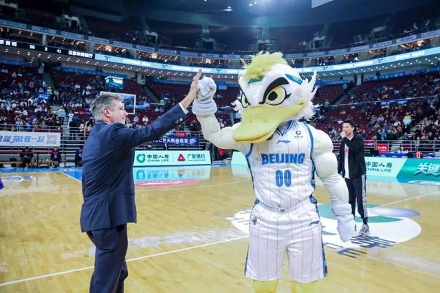 nba勇士队总裁现场观战cba,为首钢重建和cba职业化建言