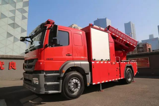 双十二你买啥了有人喜提两台灭火导弹车