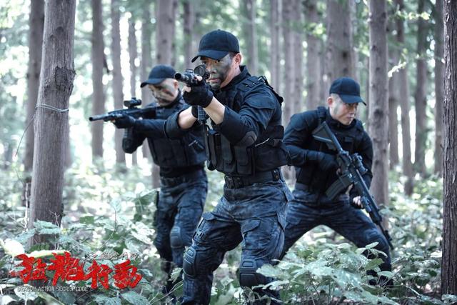 tvb影星汤镇业,雷宇扬和青年演员李浩,黄锶骐,龚毅共同主演,江苏两只