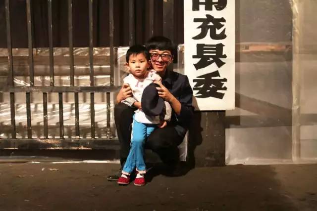 张先痴辞世，他的扮演者写文追忆了拍摄纪录片《痴》的背后故事