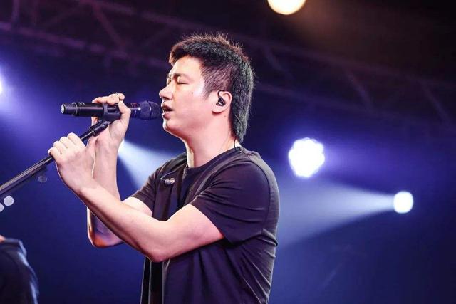 关晓彤版《千手观音》遭打假,李志又维权,综艺节目咋不消停?