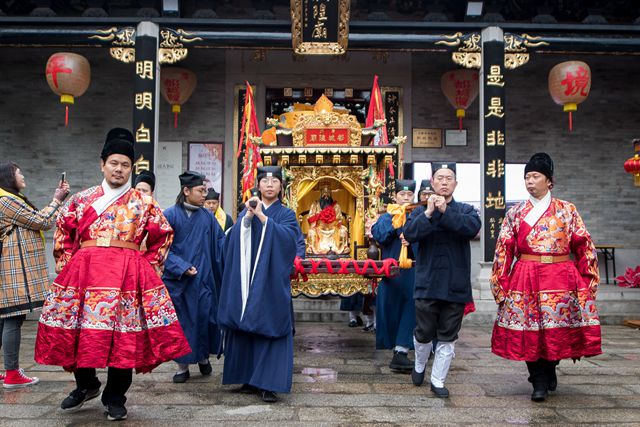 广府庙会:城隍出巡为百姓祈福