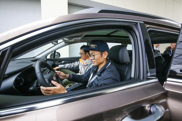 科技互联旗舰SUV 体验北京现代第四代胜达