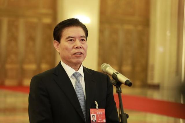 书记省长被它萌乐了…… 内容来源: 人民日报客户端 编辑:燕宇 监制