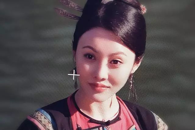中国电网美眉,她拍戏17年不火,差点嫁给《延禧》的