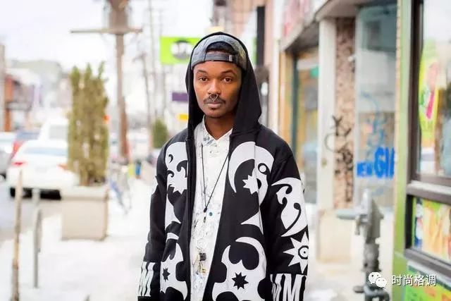 后又觉得很亲切啊,最重要的是,以上8个品牌中,hood by air,joyrich