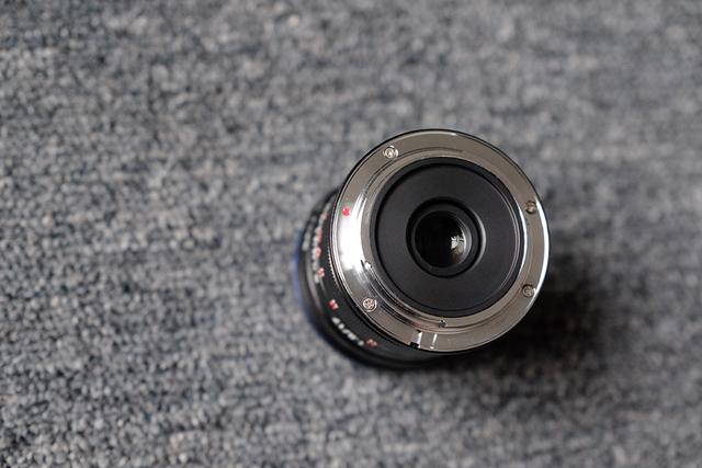 多层镀膜,尽可能的消除了鬼影和眩光,且前端镜片采用蛙眼仿生镀膜fec