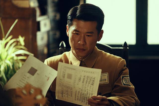 《光荣时代》玩转“微表情”,王骁被评“剧抛脸”演员|王骁|光荣时代_新浪新闻